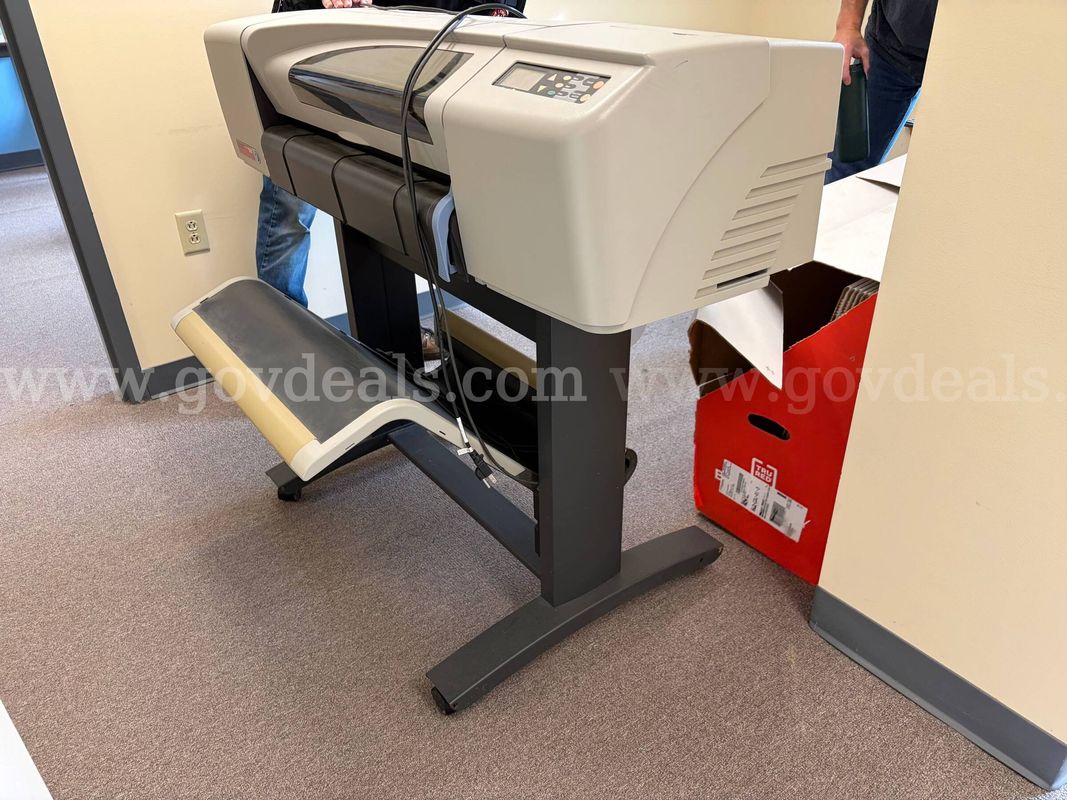 HP C7769C Wide Format Printer