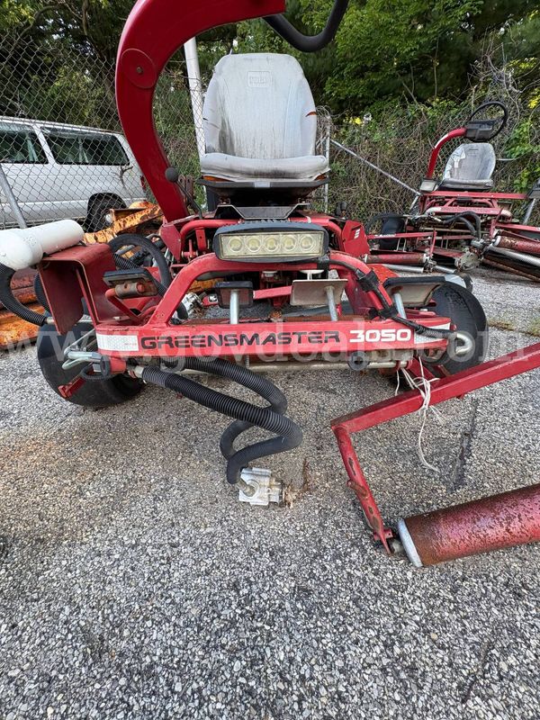 2001 Toro 3050 Riding Mower