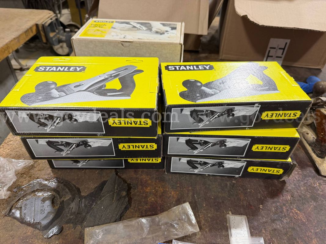 Lot of NIB Stanley Hand Bench Planes and Used Bench Planes