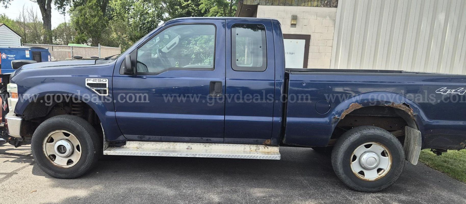 2007 Ford F-250 Super Duty Truck W/ Plow
