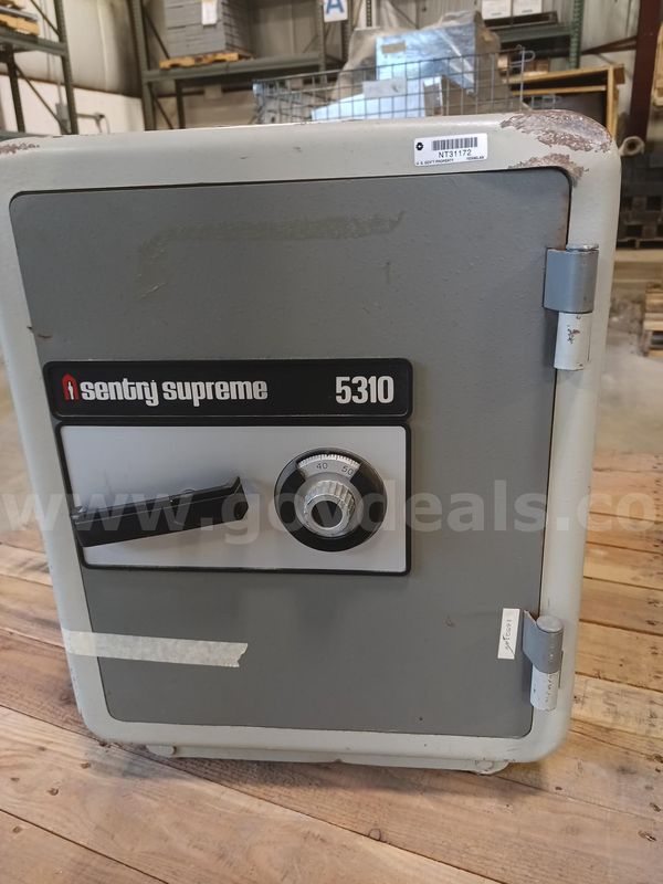 SENTRY 5310 STEEL SAFE USED GOOD