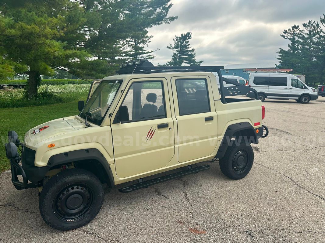 GREEN KAIYUN/PICKMAN 4XR 4X4 4-DOOR EV VEHICLE