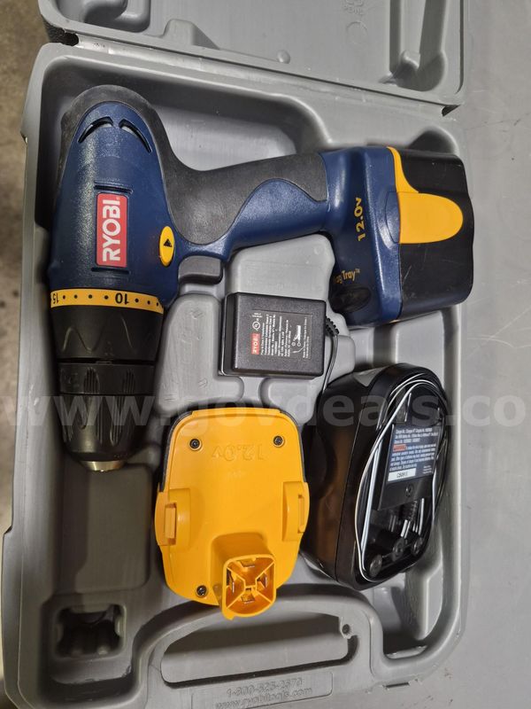 RYOBI HP412 12.0V 3/8 CORDLESS DRILL SET WITH BATTERY AND CASE USED GOOD