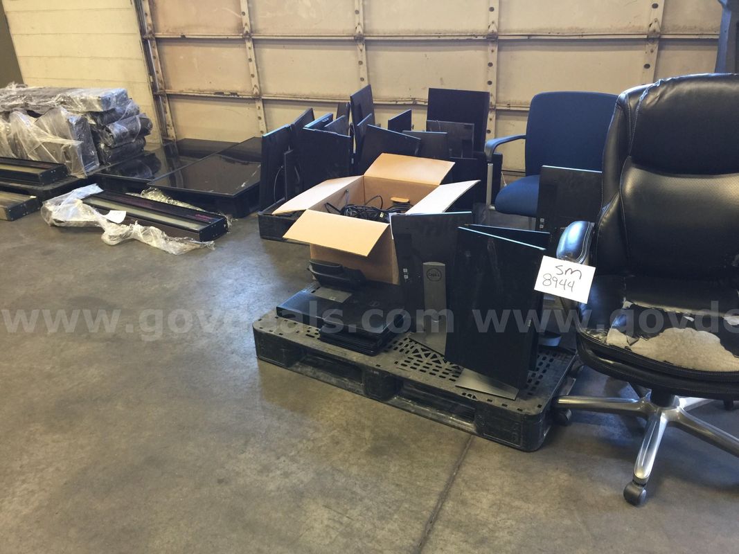 USED DIGITAL SIGNS AND MISC ELECTRONICS