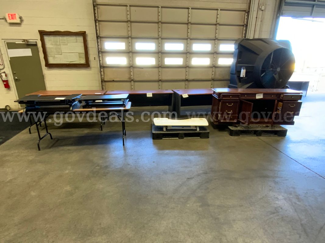 USED MISC. DESKS AND TABLES