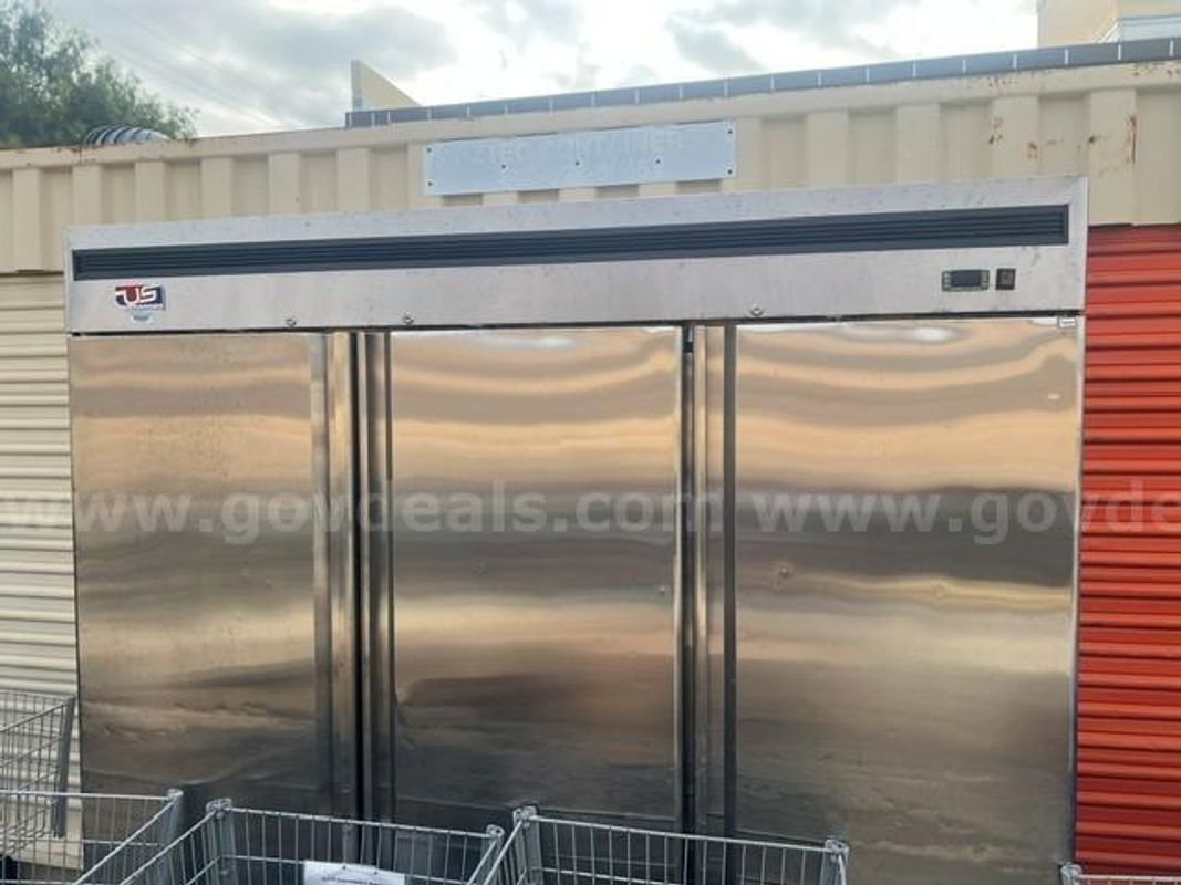 2018 US Refrigeration UM-72F 3 Door Freezer