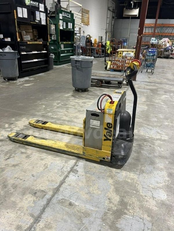 2011 Yale MPW050-EN24T2748 Electric Pallet Jack W/ Charger