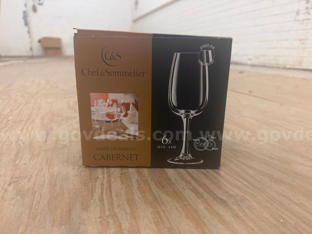 1 Lot of Port Flutes (48 Count)