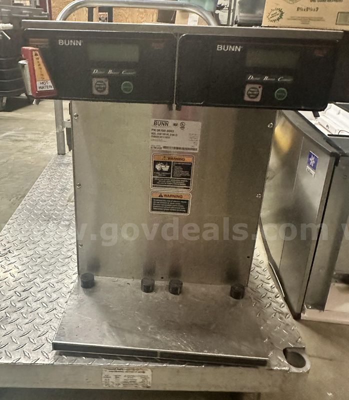 Combo Commercial Airpot Coffee Brewer (includes Airpot) & Coffee grider