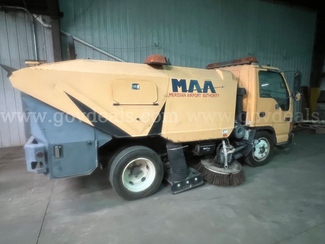 2003 GMC W55042