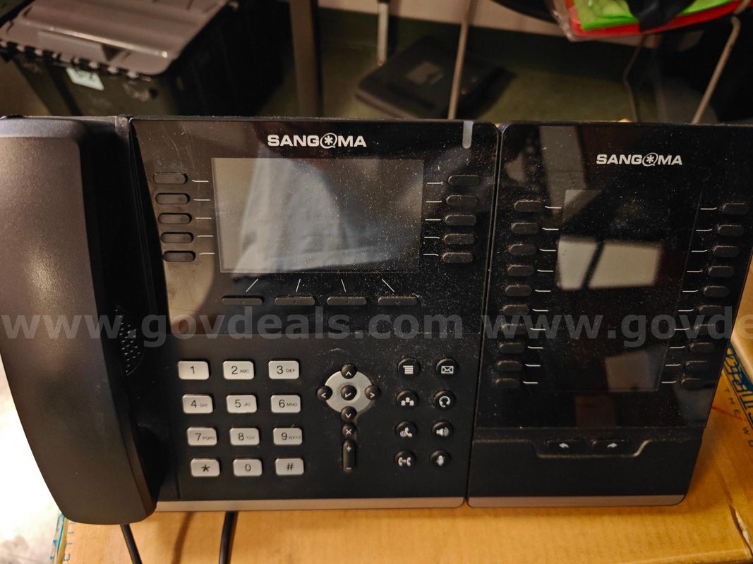 LOT of 119 Sangoma Phones + 8 Sidecars