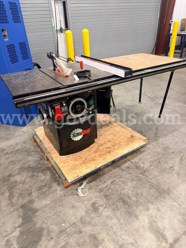 SawStop 10" Professional Cabinet Saw Model CB51230