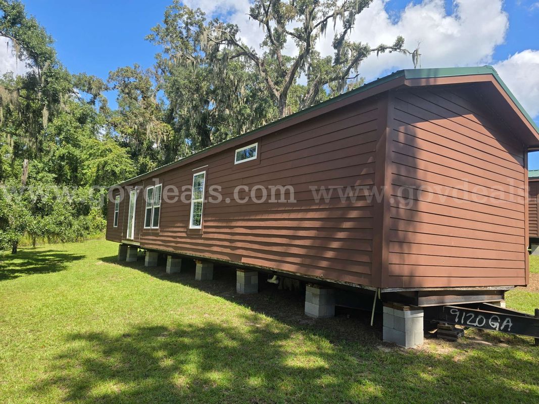 2018 Portable Cabin 3BR, 2BA, 46 ft x 14 ft (including receiver)