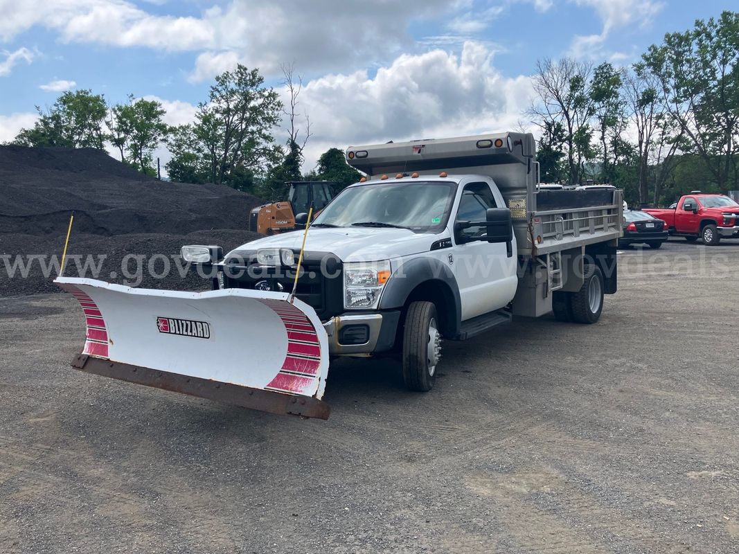 2011 Ford F-550 4x4 Dump Truck w/ 11' Dump Body & 9' Plow - 26k Miles