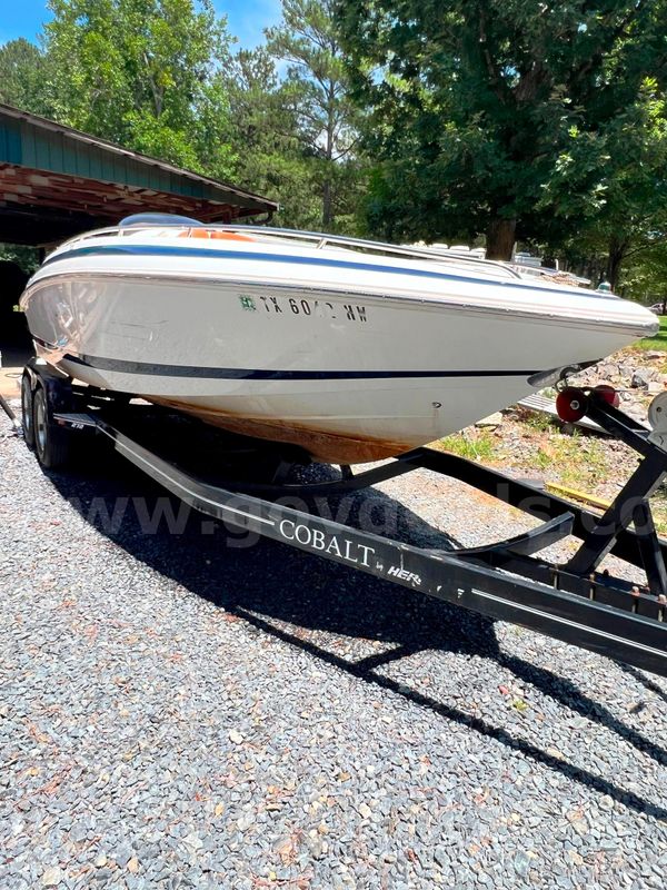 1997 Cobalt 23LS Bowrider with Volvo Penta Engine & Trailer – 816 Hours