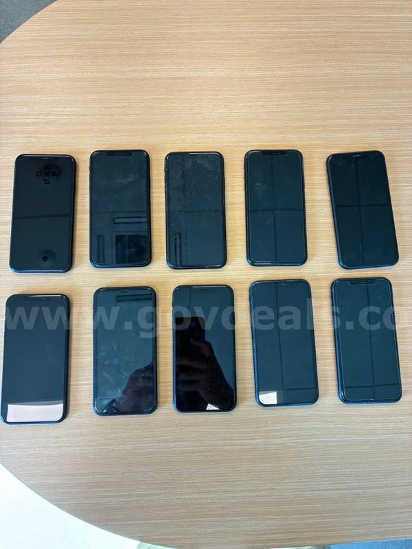 #9 Lot of 10 iPhone XR - 64GB