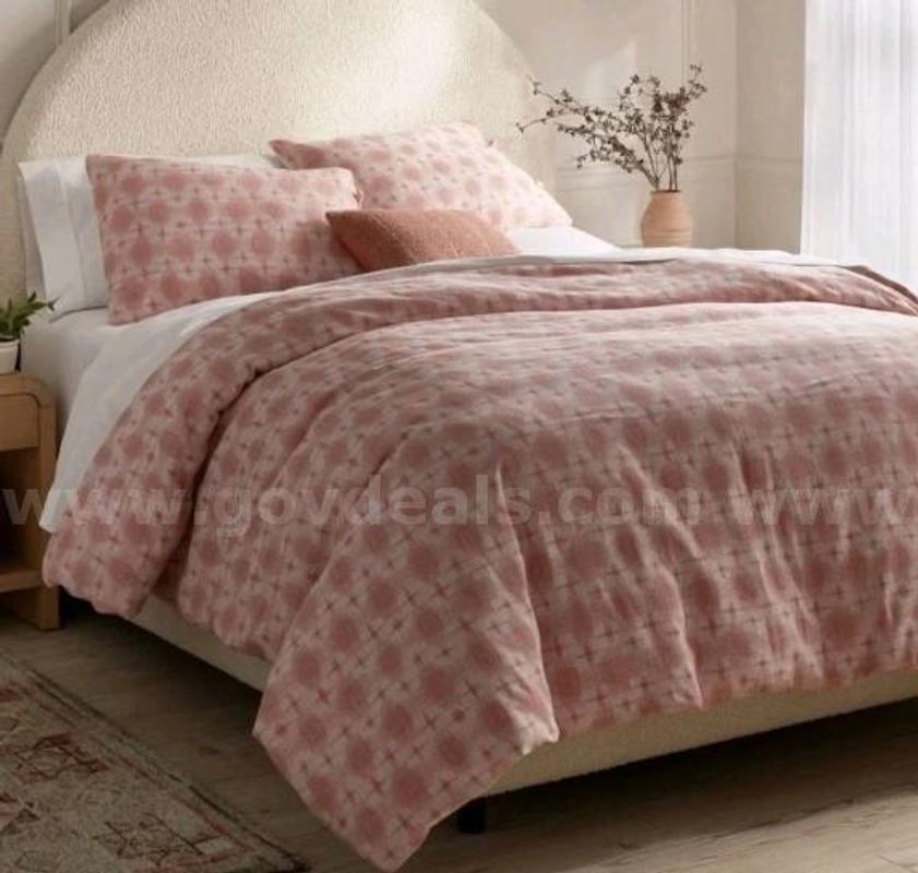 Brand New - Threshold King Yarn Dye Cotton Duvet Cover & Sham Set Ivory/Mauve - Shipping Available