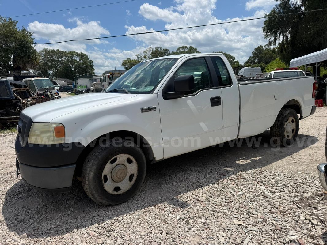 2007 Ford F-150 XL Long Box 2WD
