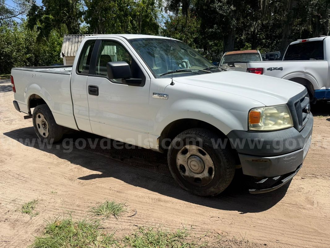 2005 Ford F-150 XL 2WD