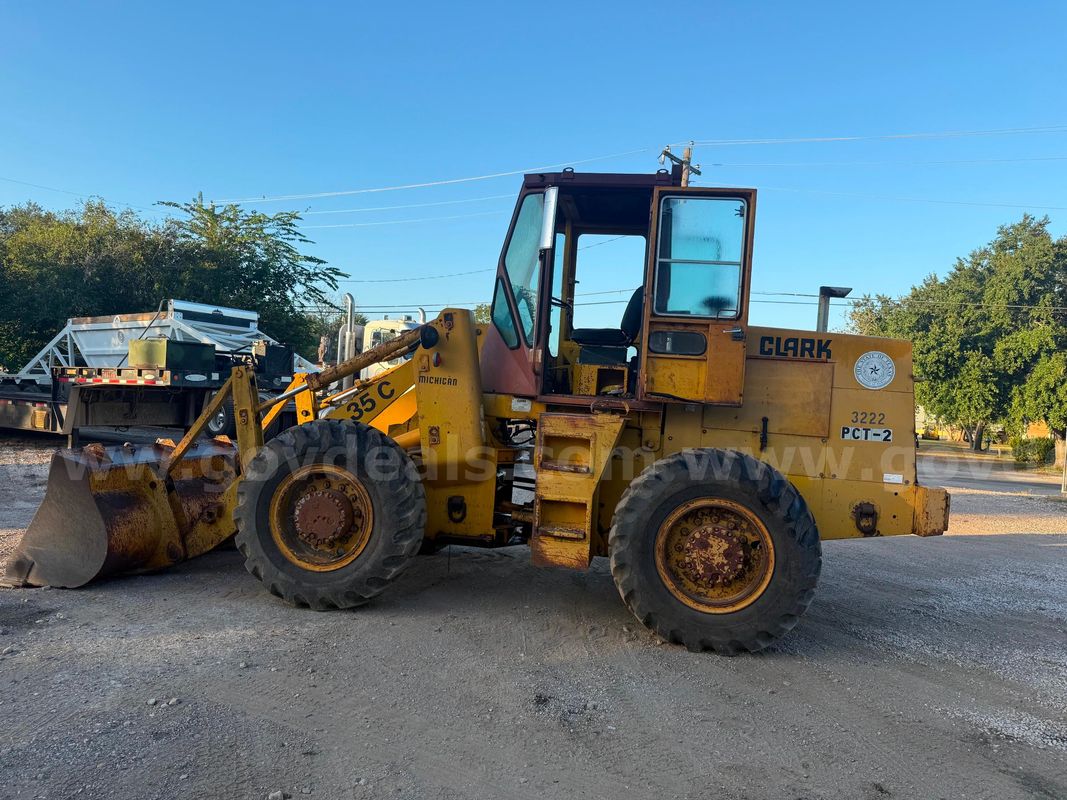 1983 Clark 35-C Loader