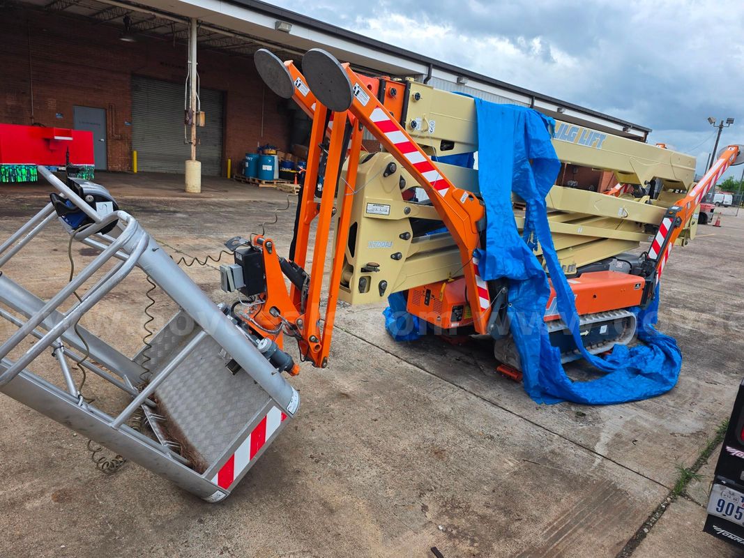 JLG x700AJ lift