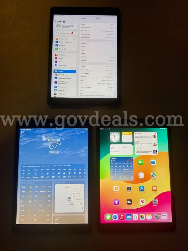 Lot of 5 Apple iPads 9th Gen – Mixed storage