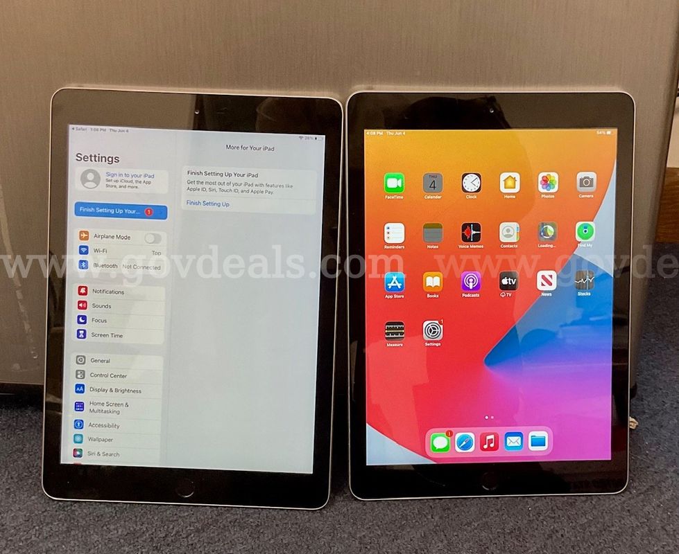 Lot Of 15 Ipads 5 Mixed Storage