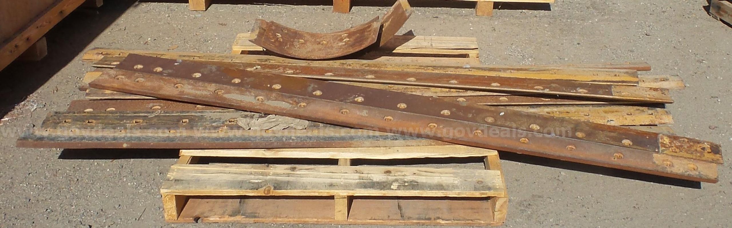 Bucket Cutting Blades