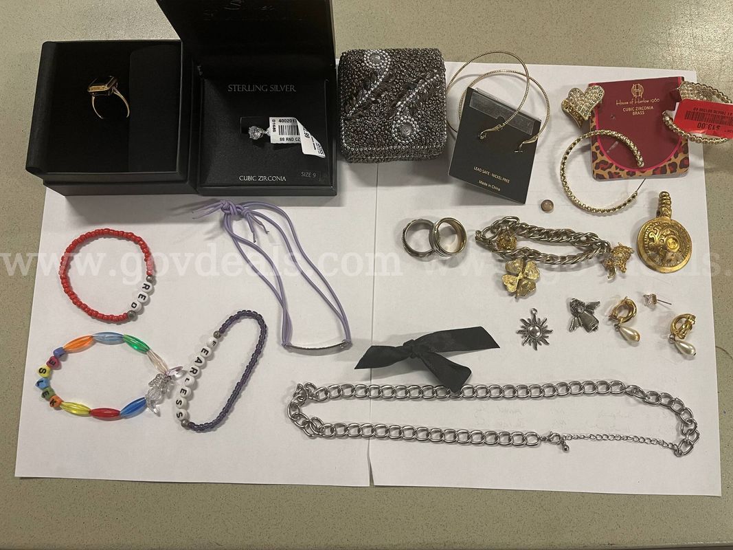 Fashion jewelry lot