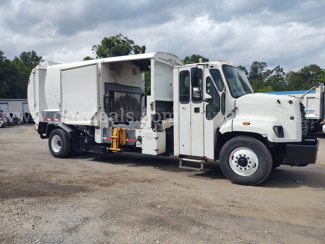 2012 Freightliner 108SD Side Loader Garbage Truck