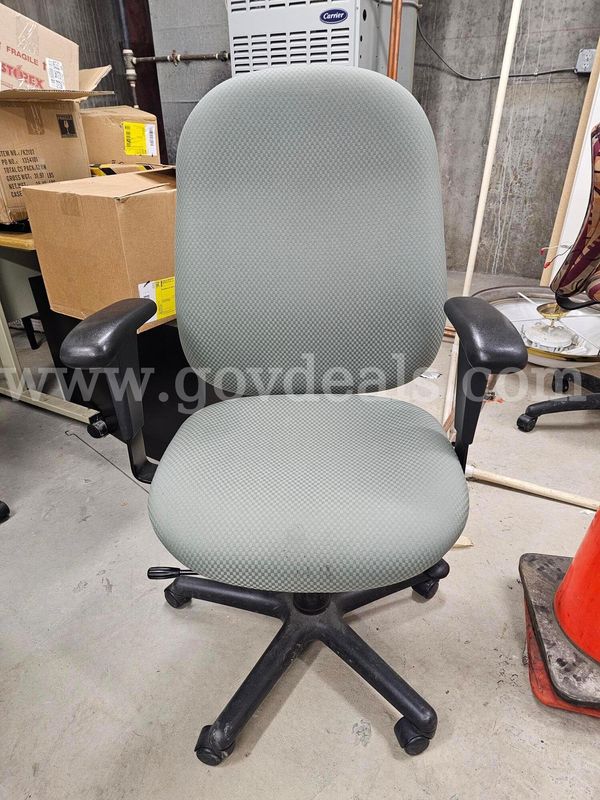 Green/Teal Rolling Office Chair