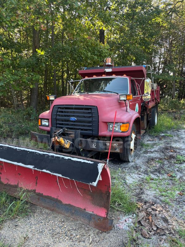 1995 Ford F800 LPO