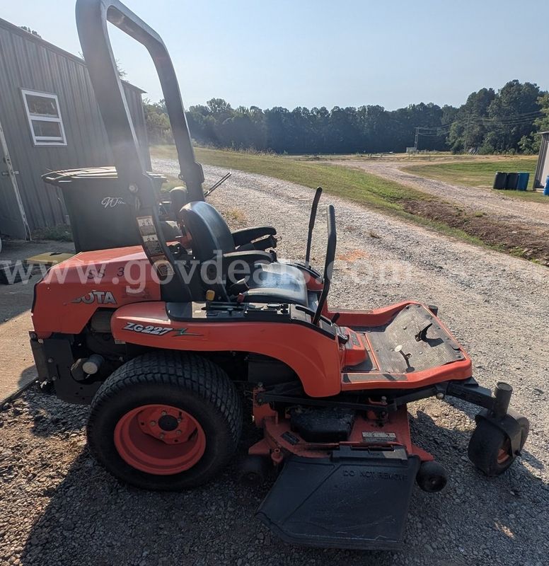 2016 Kubota ZG227 54" Commercial Zero-Turn Mower