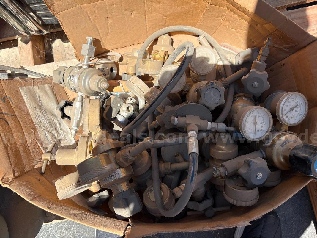 Box of mixed air regulators