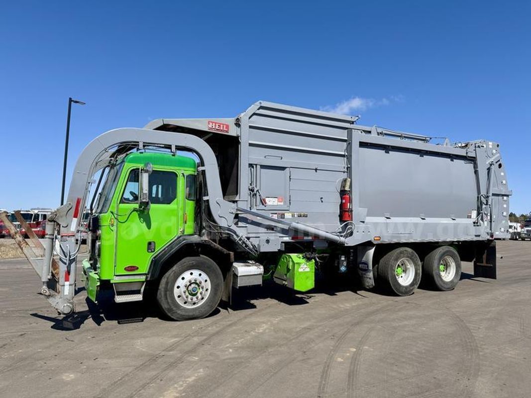 2020 PETERBILT 520 HEIL FRONT LOAD GARBAGE TRUCK