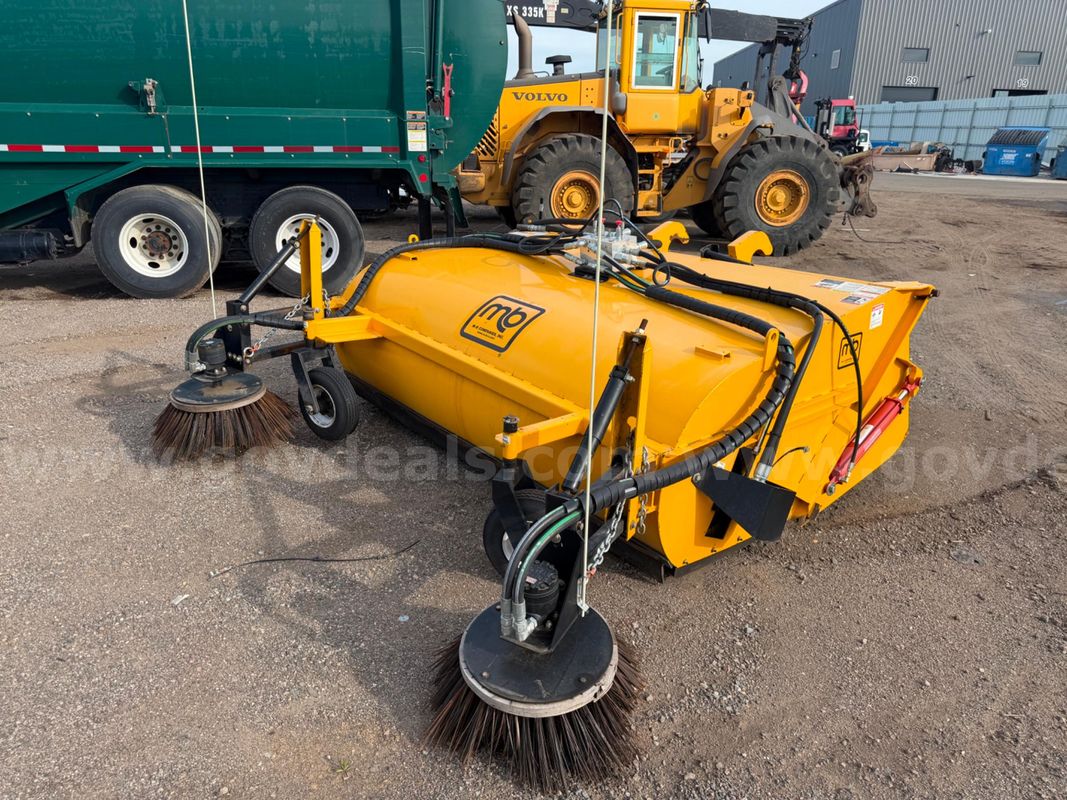 2017 MB LLB 8' PICK UP BROOM STREET PARKING LOT SWEEPER