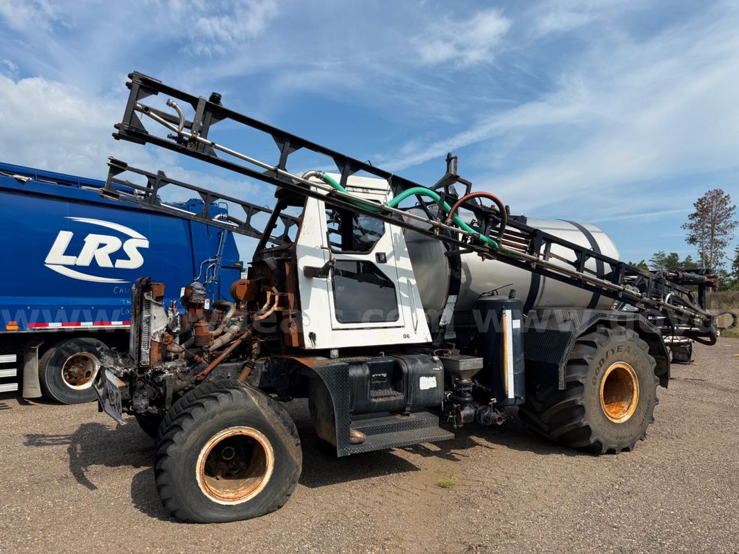 2000 FIELD TANK SPRAYER