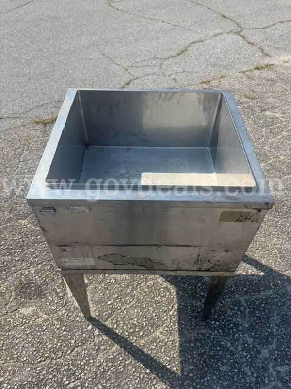 Lot of 5 Stainless Steel Sinks