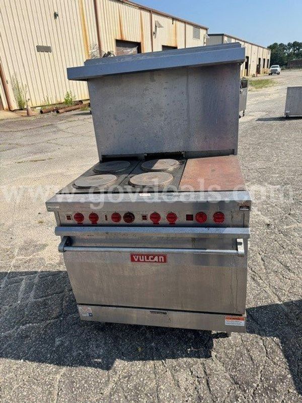 Vulcan Standard Burner With 1 Long Double Burner Oven/Range