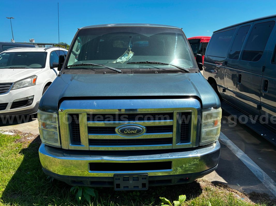 2013 Ford Econoline E-350 XLT
