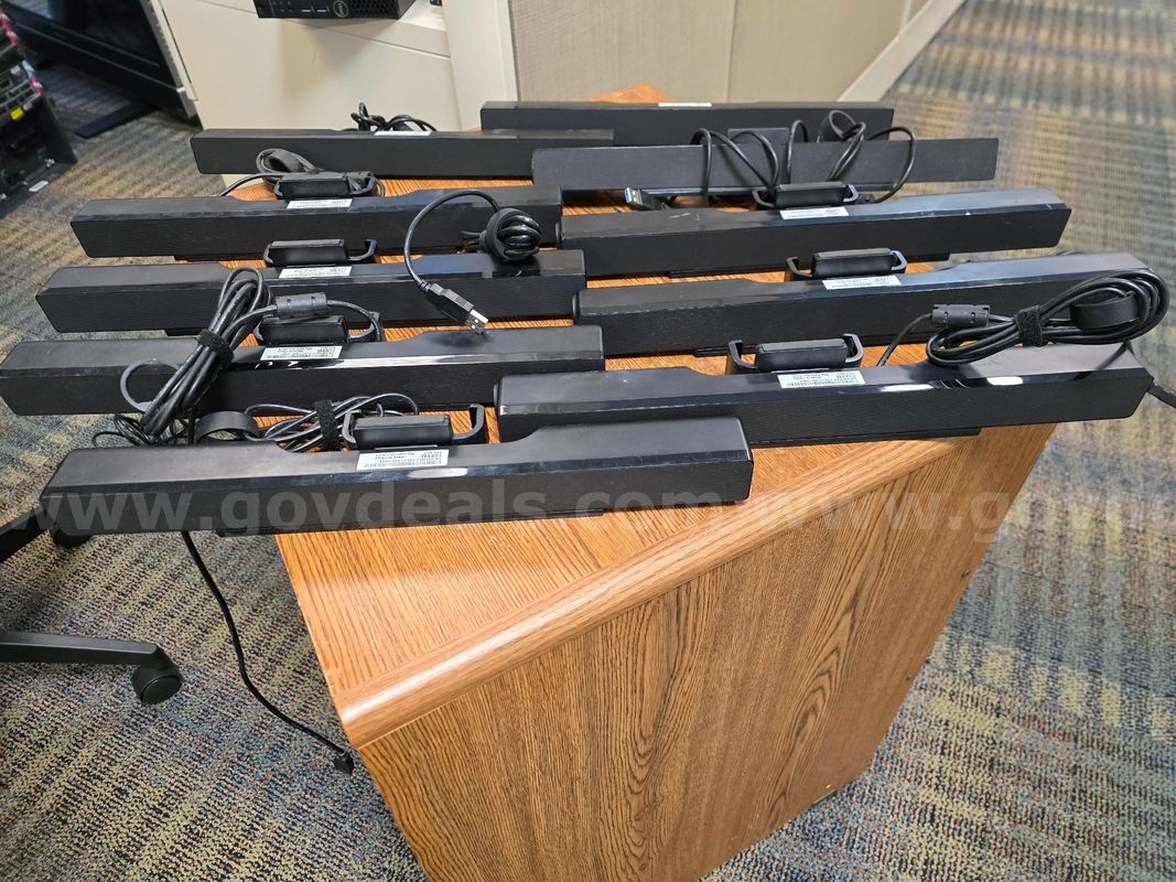 Lot of TEN (10)Computer Speakers