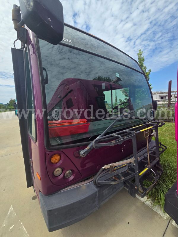 2014 Nova Bus LFS Articulated 60' Hybrid Bus