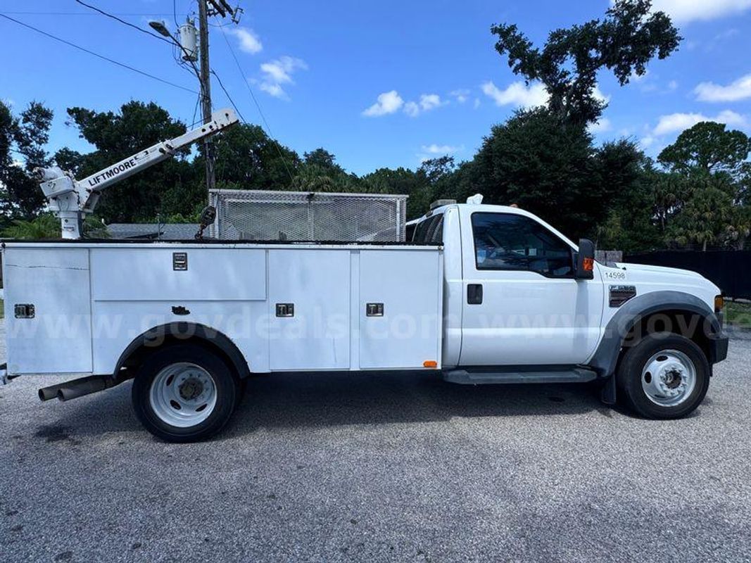 2009 Ford F-550 4x4