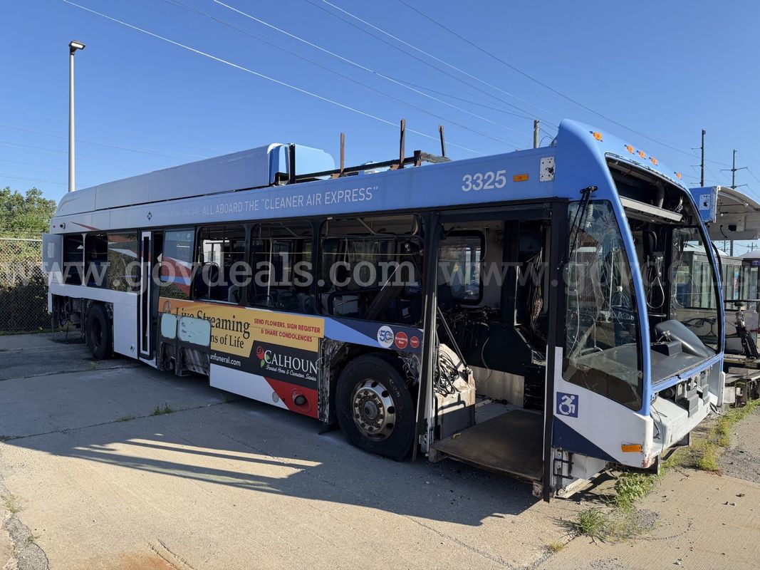 (RTA # 3325) 1 Obsolete (Non-Operational) Gillig Transit Coach "SOLD AS SCRAP ONLY"