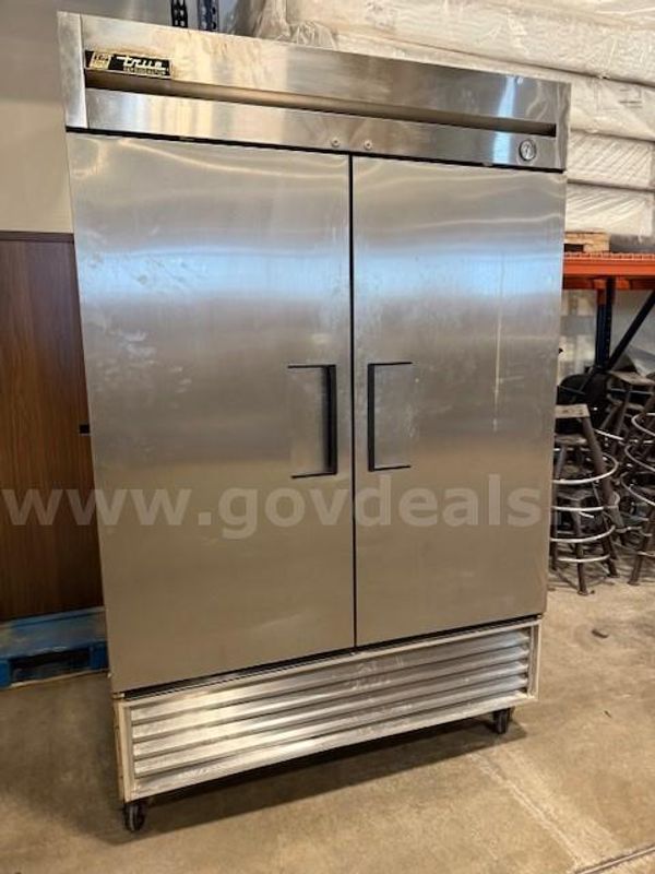 True Reach-In Refrigerator, 2 section