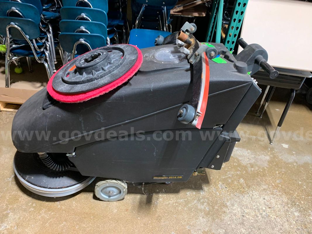 NSS Wrangle 2016DB floor scrubber