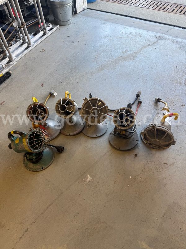 6 Circle D Lights (lot 2)