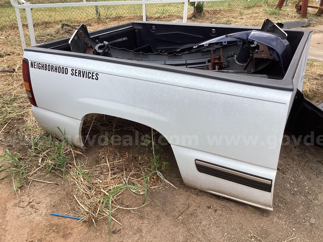 1999 to 2006 Chevrolet - Truck Bed