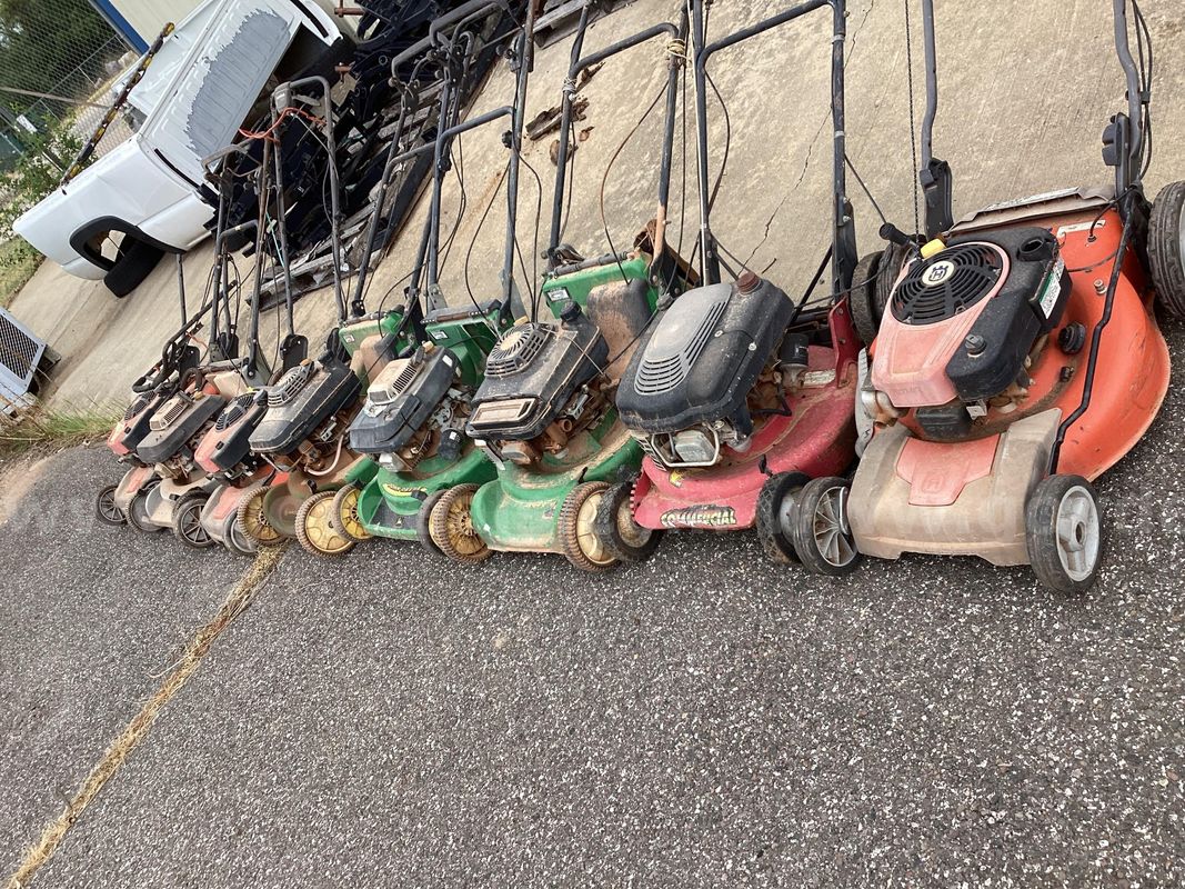 8 Push Mowers for parts - JohnDeere, Snapper and Husqvarna