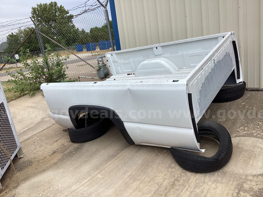 1999–2006 Chevrolet - Truck Bed